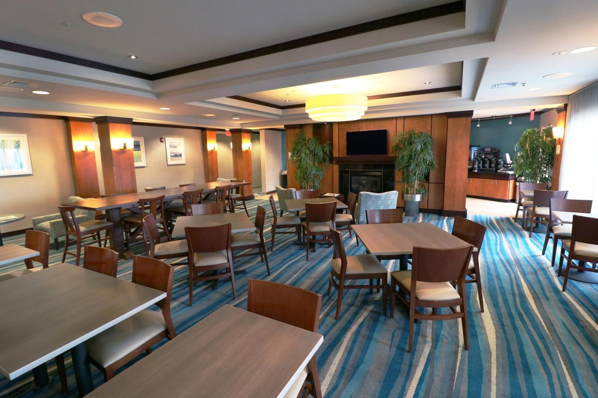 Fairfield Inn & Suites Des Moines Airport Экстерьер фото